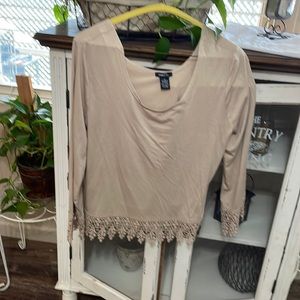 RUE21 Tan Top scoop neck medium gently used